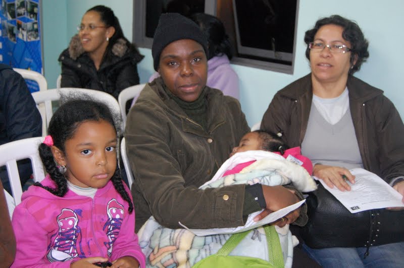 Estela Inácio, Dandara Inácio Oliveira de 6 anos, Aysha Inácio de 1 anos e três meses e Sulamita da Mata Estela Inácio, Dandara Inácio Oliveira de 6 anos, Aysha Inácio de 1 anos e três meses e Sulamita da Mata