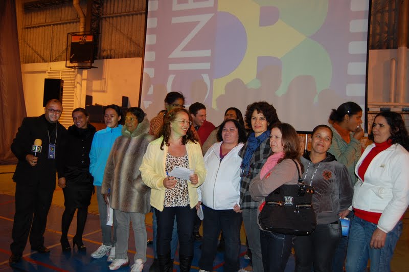14 domésticas marcarm presenã no evento e foram homenageadas com brindes e uma foto com a atriz Renata Melo 14 domésticas marcarm presenã no evento e foram homenageadas com brindes e uma foto com a atriz Renata Melo