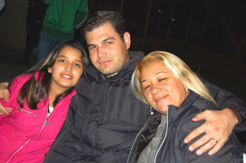 Fabiana Silva Arcoverde, Tiago Ferreira Teodoro e sua filha Sabrina Aparecida Ferreira, de 10 anos Fabiana Silva Arcoverde, Tiago Ferreira Teodoro e sua filha Sabrina Aparecida Ferreira, de 10 anos