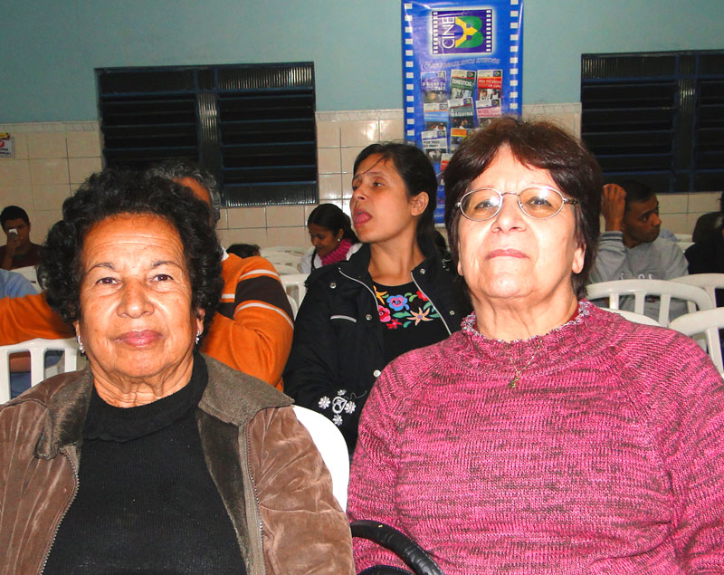 Maria Aparecida Reis e Lazara de Castro Silva, ambas participam do grupo da terceira idade na Associação Maria Aparecida Reis e Lazara de Castro Silva, ambas participam do grupo da terceira idade na Associação