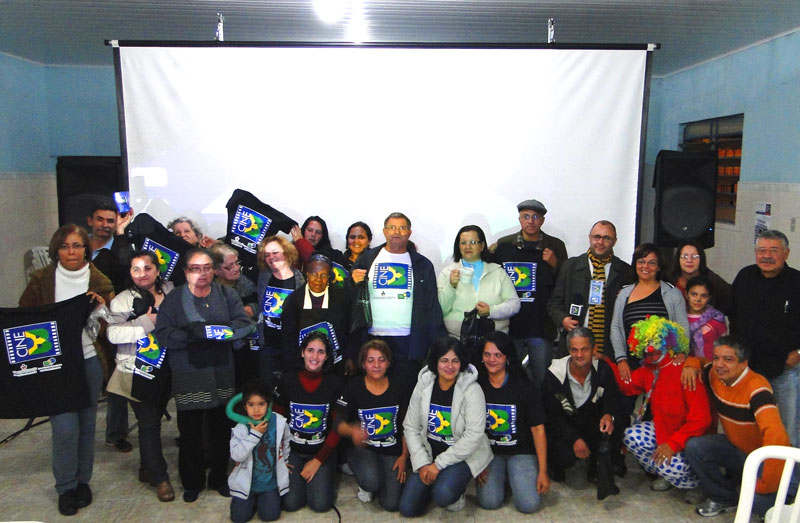 Os sortudos deste Cine B, que levaram para casa camisetas do projeto, agendas do Sindicato dos Bancários de São Paulo, Osasco e Região e livros da exposição Corpo Humano Os sortudos deste Cine B, que levaram para casa camisetas do projeto, agendas do Sindicato dos Bancários de São Paulo, Osasco e Região e livros da exposição Corpo Humano