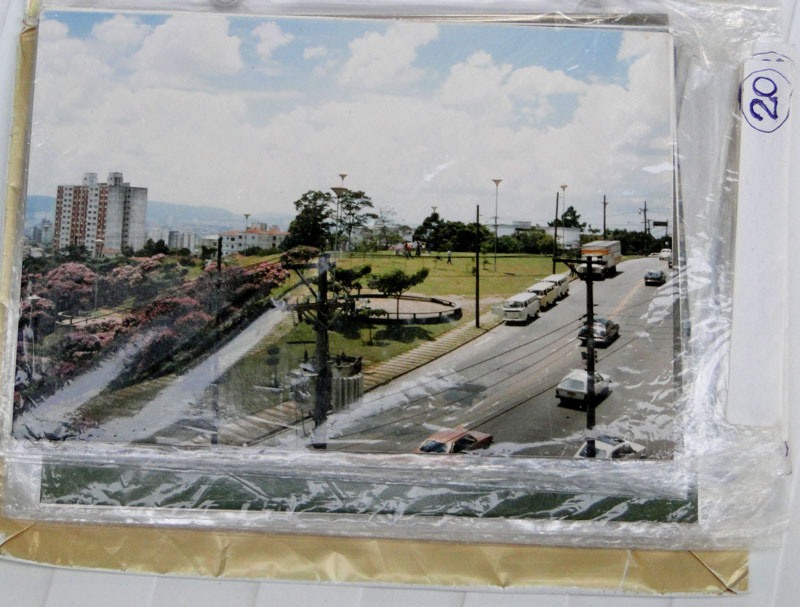 Olha a Praça Amadeu Decome, na década de 70. Um ativistmo fotográfico da moradora Catimari Durce Miglioransa Olha a Praça Amadeu Decome, na década de 70. Um ativistmo fotográfico da moradora Catimari Durce Miglioransa