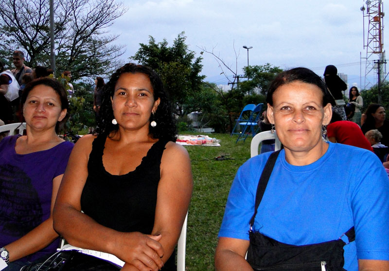 As moradoras da região, Joani Maria da Silva, Maria Paulina e Inês Maria As moradoras da região, Joani Maria da Silva, Maria Paulina e Inês Maria