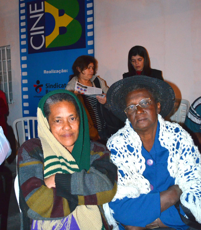 “É um filme muito bonito, mostra bem que ele teimou mesmo e conseguiu vencer”, comenta a moradora Eunice dos Santos Souza. “É um filme muito bonito, mostra bem que ele teimou mesmo e conseguiu vencer”, comenta a moradora Eunice dos Santos Souza.